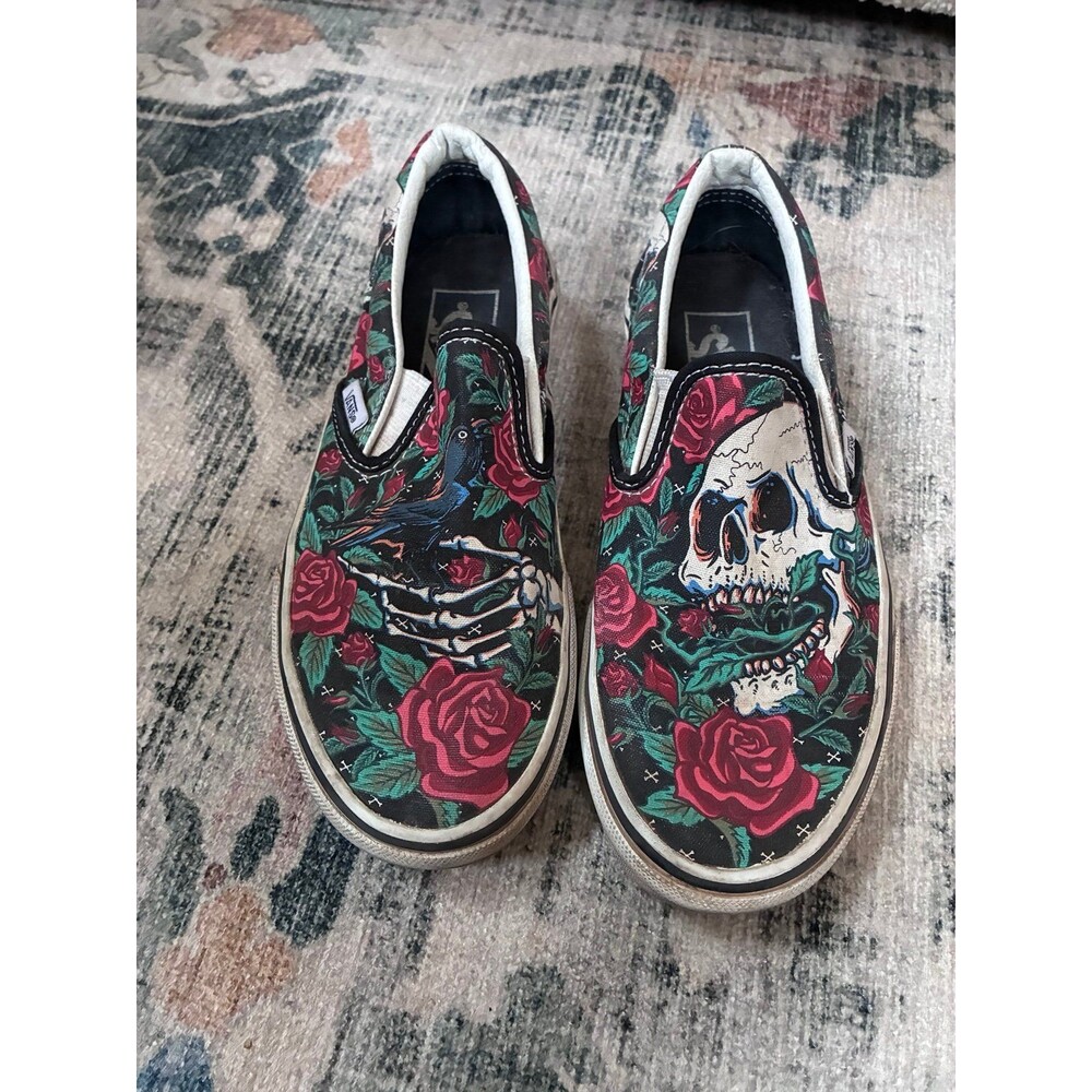 Vans Skull, Raven & Rose Classic Slip-On Shoes — Men’s 6 / Women’s 7.5